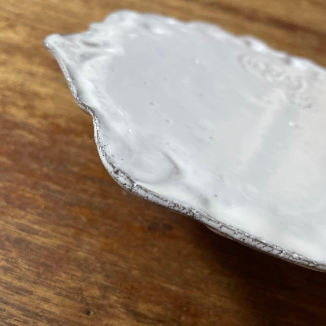 短期出品　アスティエ •ド•ヴィラット　ジベアドゥベ　ローズ柄白いプレート