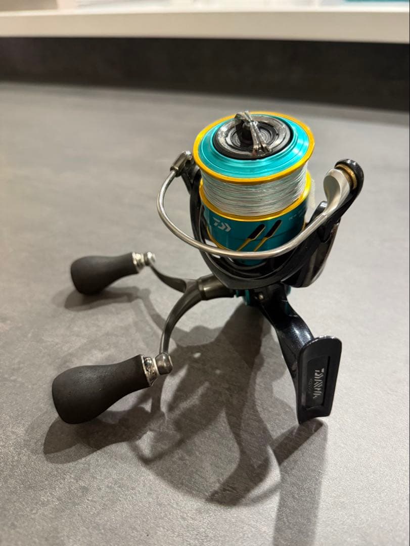 Emeraldas MX 2508PE-DH リール