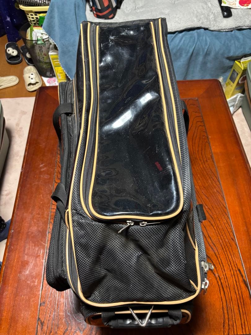 DV8 ボウリング用バッグ ブラック/ゴールド