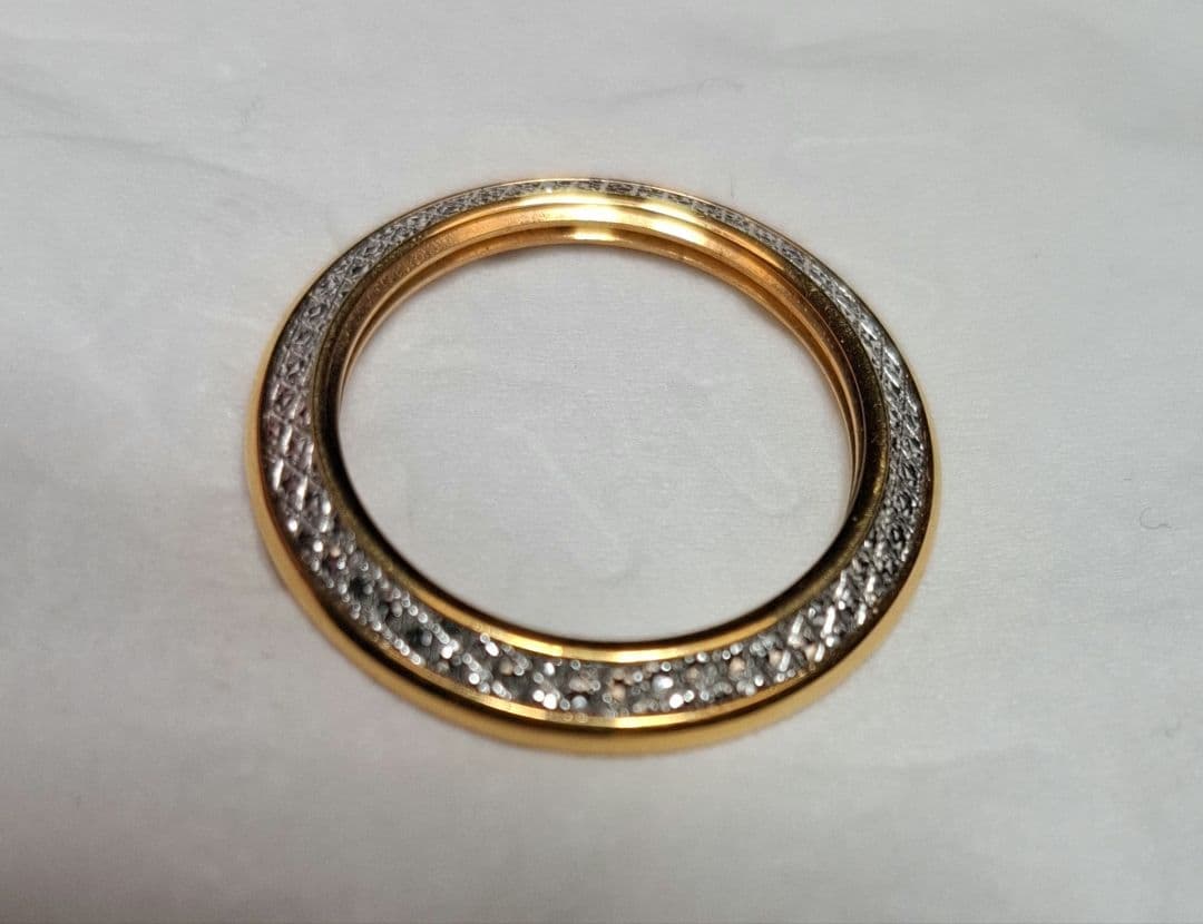 グッチ　チェンジベゼル　ダイヤモンドカット　ベゼル　ゴールド