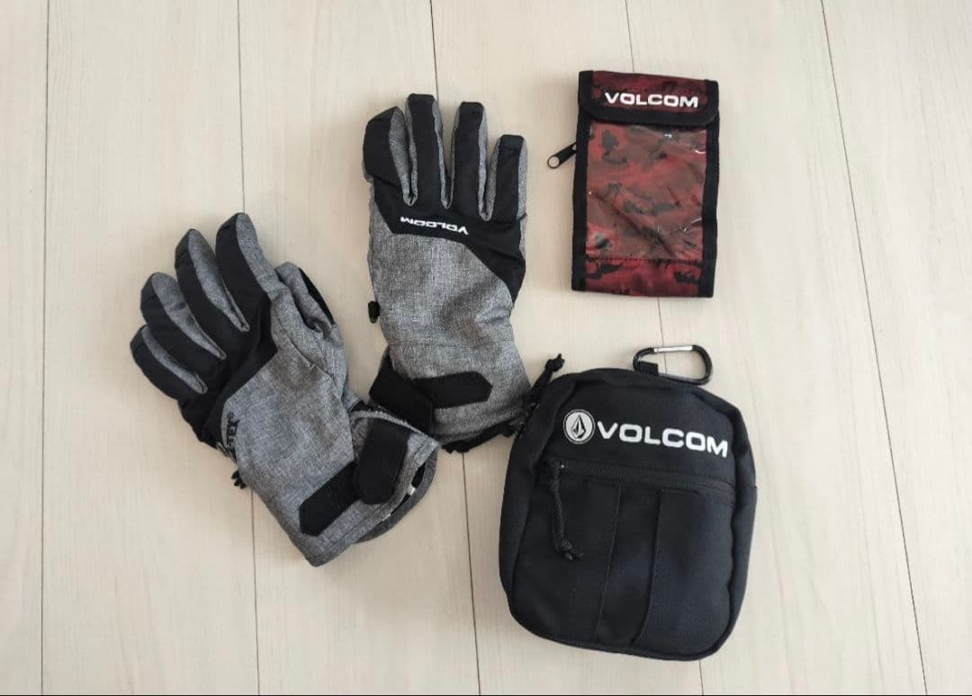 VOLCOM グローブ　パスケース　ポーチ　バッグ　ゴーグル
