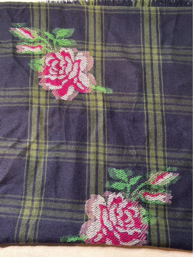【極美品】GUCCI チェック柄マフラー 花柄刺繍付き