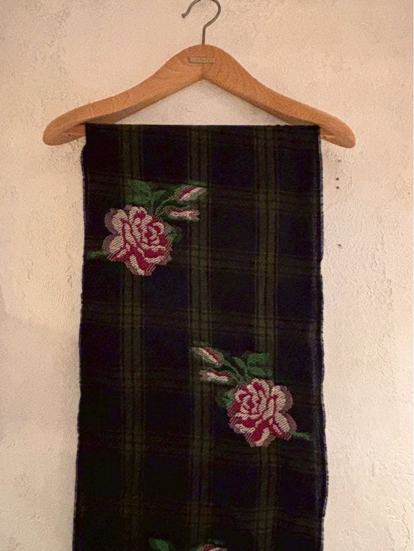 【極美品】GUCCI チェック柄マフラー 花柄刺繍付き