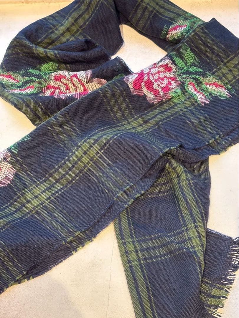 【極美品】GUCCI チェック柄マフラー 花柄刺繍付き