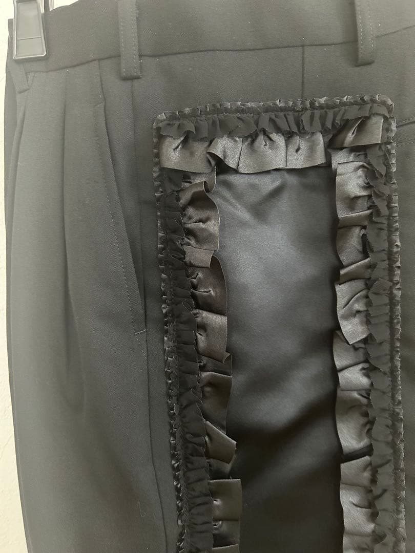 COMME des GARÇONS　黒フリル　ハーフパンツ