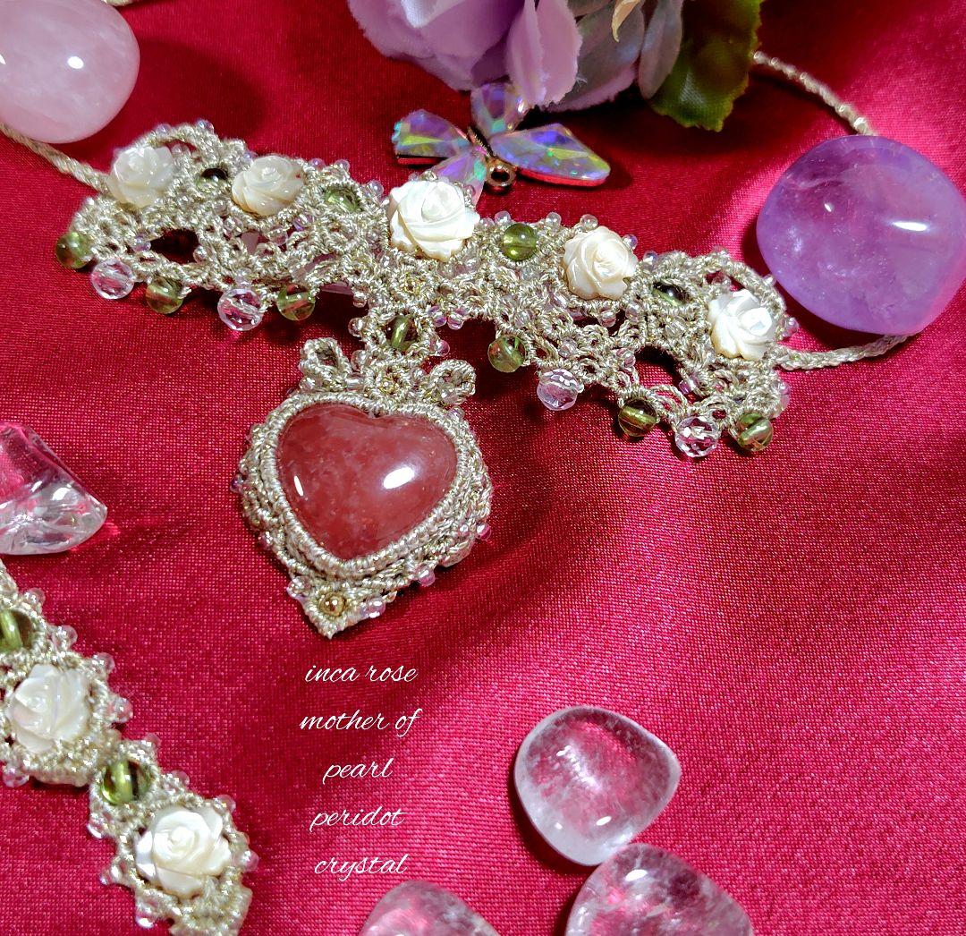 ♡インカローズ、マザーオブパール、ペリドットのマクラメネックレス