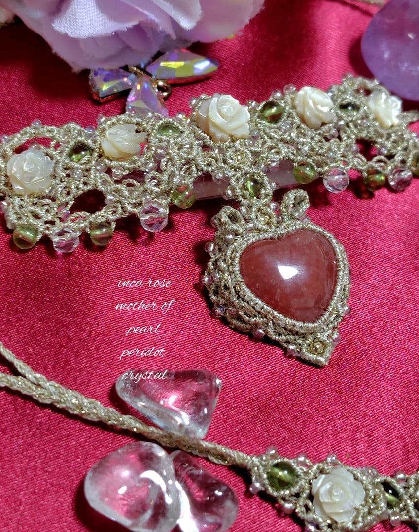 ♡インカローズ、マザーオブパール、ペリドットのマクラメネックレス