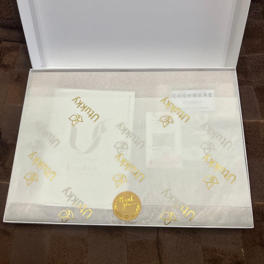 Utukky カシミヤ100% マフラー　ピンクベージュ　チェック　新品　箱付き