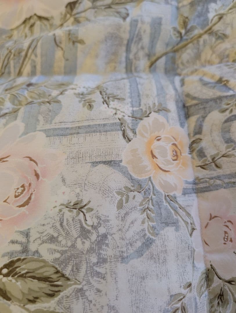 羽毛布団ダブルサイズ・冬用掛けカバー付き