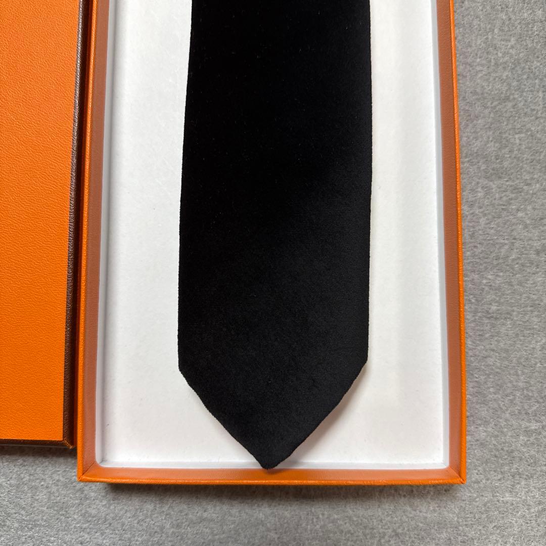 美品　エルメス　ネクタイ　黒・グレー　無地　ウール