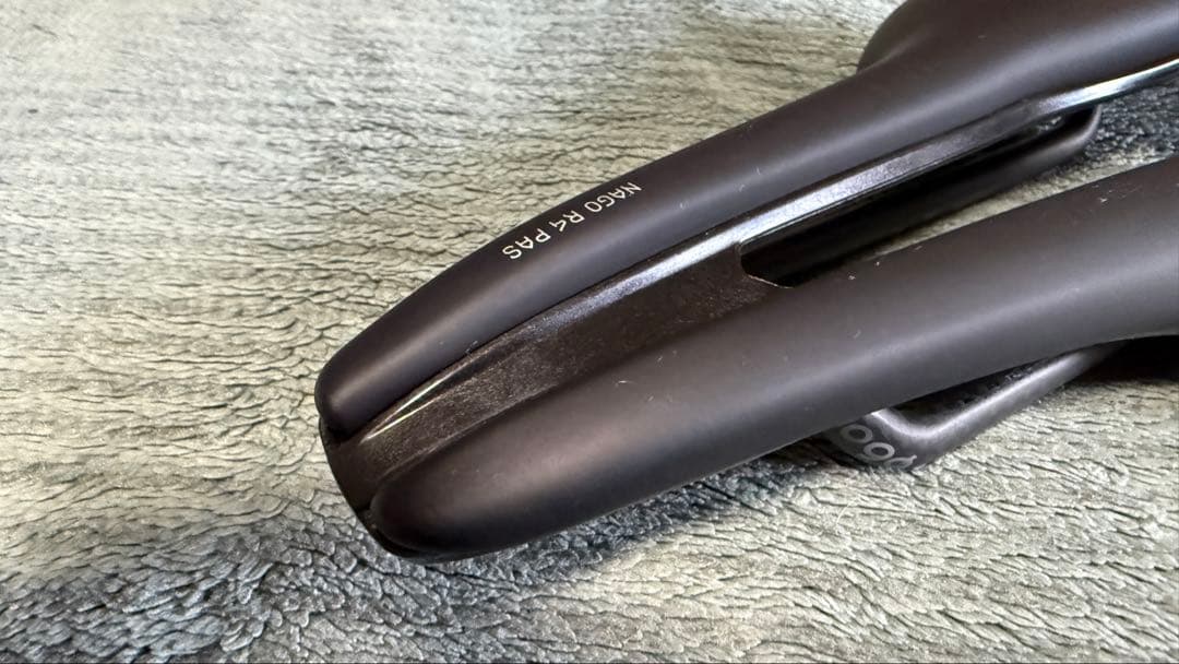 【新品に近い】prologo サドル NAGO R4 PAS NACK 147