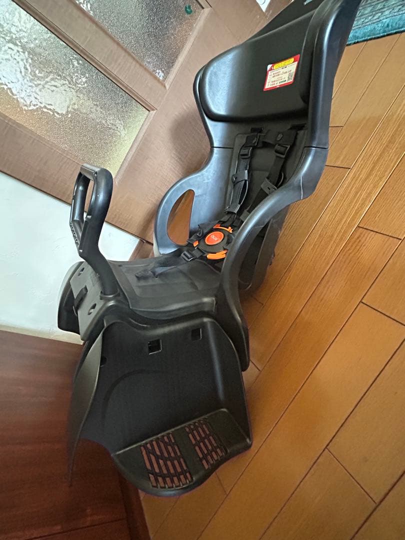 ヘッドレスト付きカジュアルリアキッズシート　1ヶ月使用の美品