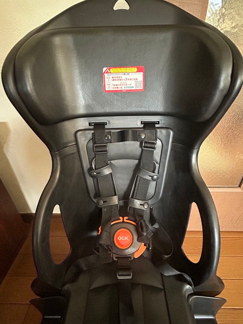 ヘッドレスト付きカジュアルリアキッズシート　1ヶ月使用の美品