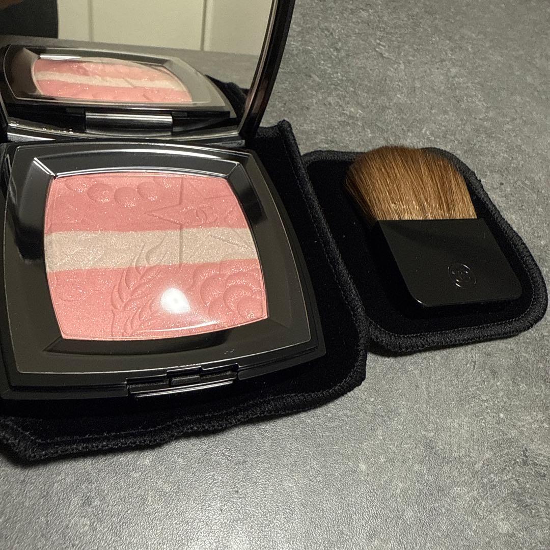 冬限定品　新品未使用　レ シーニュ ドゥ シャネル /997 ローズ ルミエール