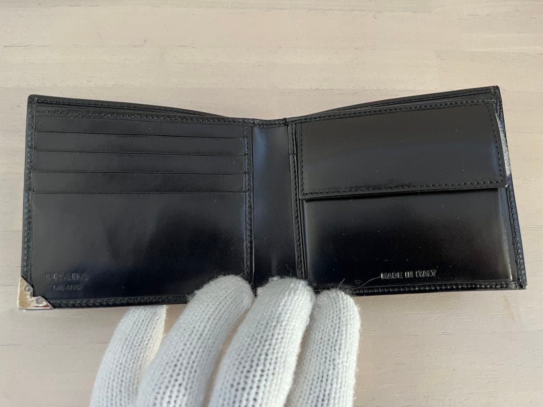 【新品未使用箱有り】PRADA VITELLO BOX　プラダ　二つ折り財布　黒