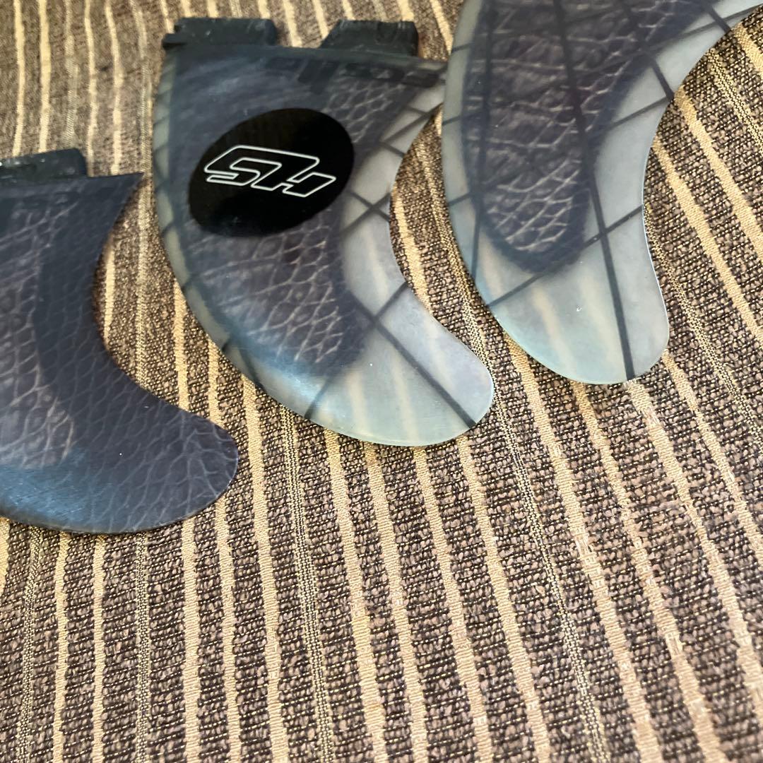 FCS トライフィン ブラック/グレー