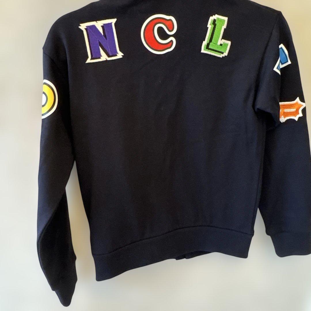 モンクレール　子供パーカー