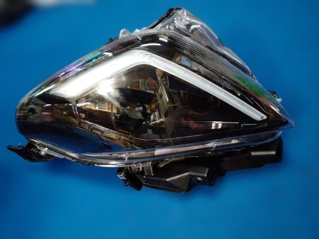 スズキ スイフト（5AA-ZDEDS）用 左LEDヘッドライト スリムデザイン