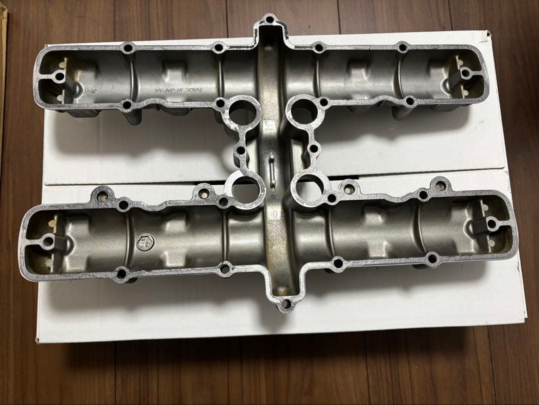 ゼファー750 ヘッドカバー　純正品　中古