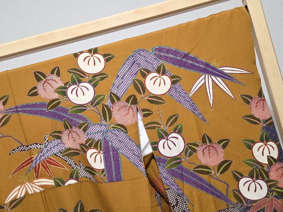 F5 橘の花模様 金駒刺繍 金彩 縮緬 山吹色 袷 正絹 成人式 振袖襦袢セット