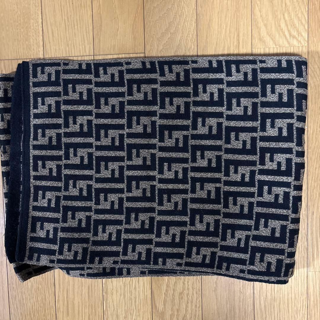 フェンディ総柄ズッカブラックブラウン男女兼用マフラー