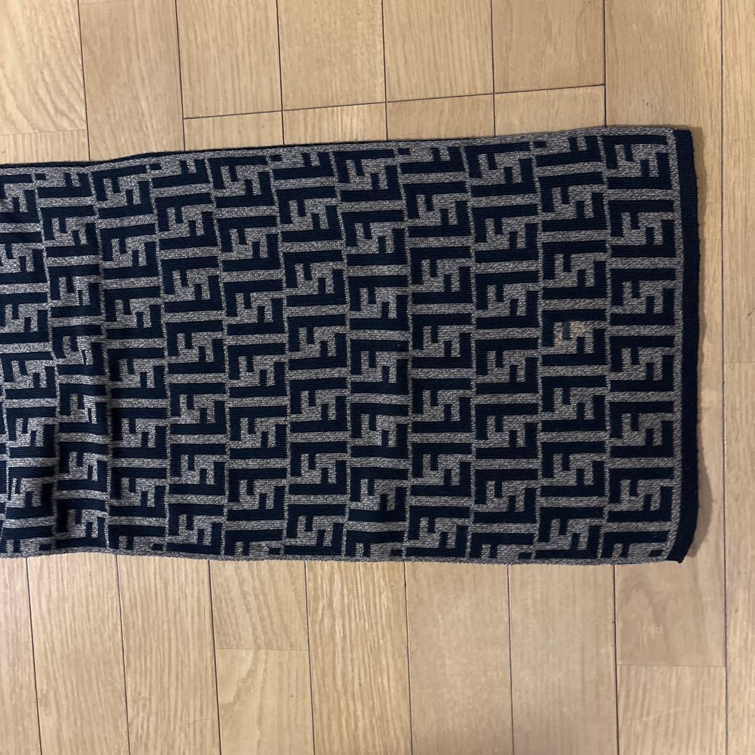 フェンディ総柄ズッカブラックブラウン男女兼用マフラー