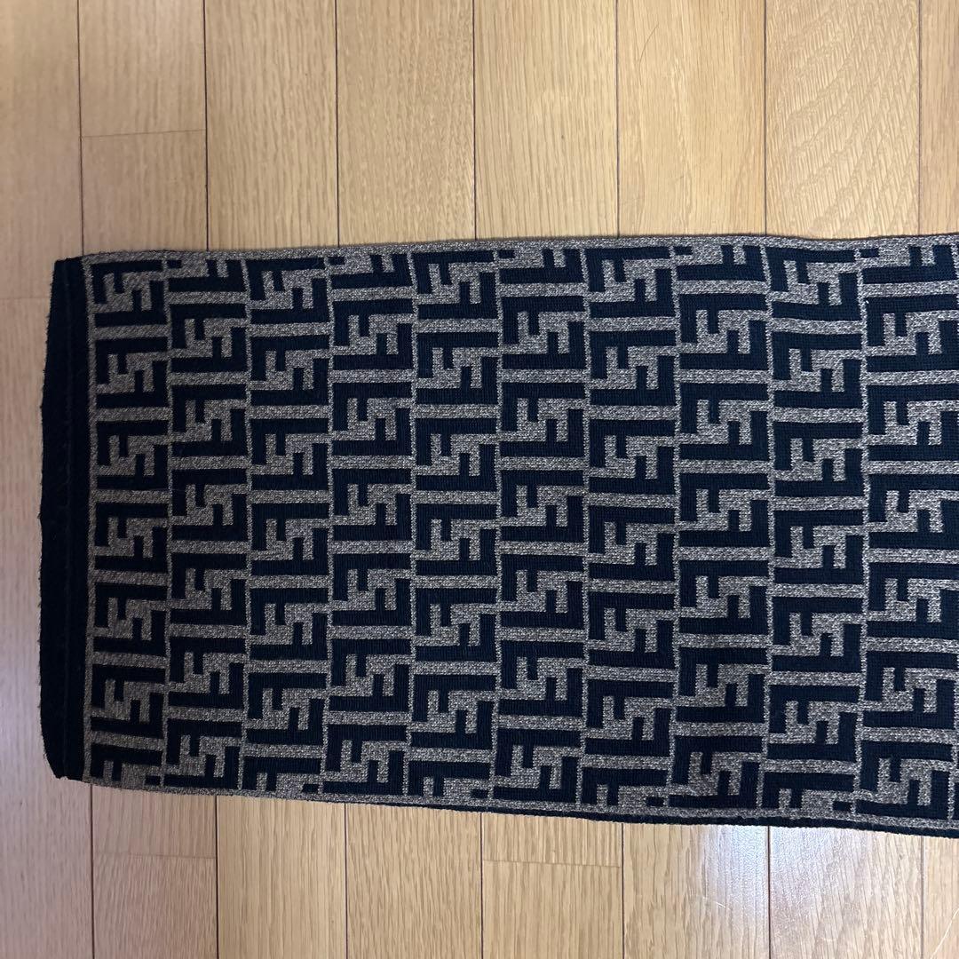 フェンディ総柄ズッカブラックブラウン男女兼用マフラー