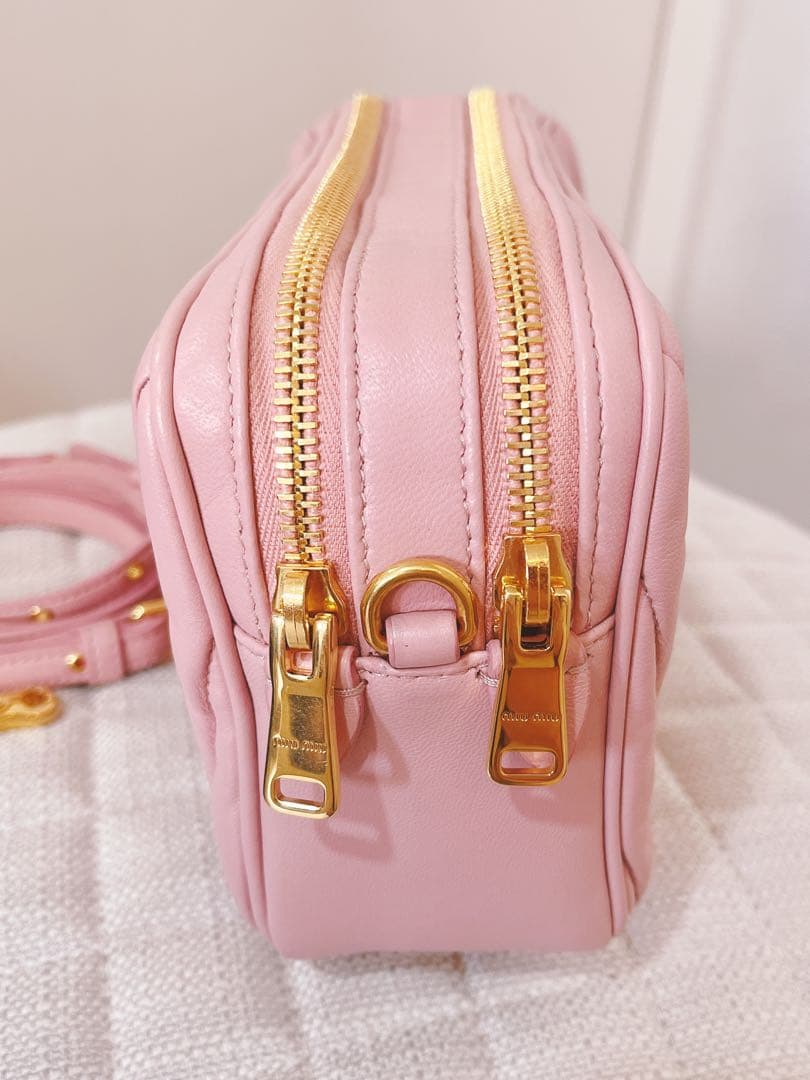 【新品】MIUMIUマテラッセ ショルダーバッグ ピンク正規品【未使用】