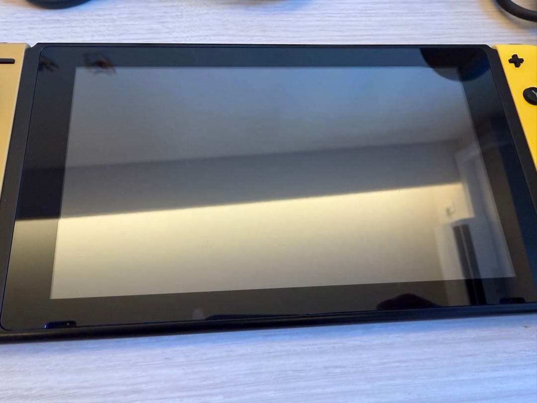 【ピカブイ限定モデル】NintendoSwitch本体+キャリングケース