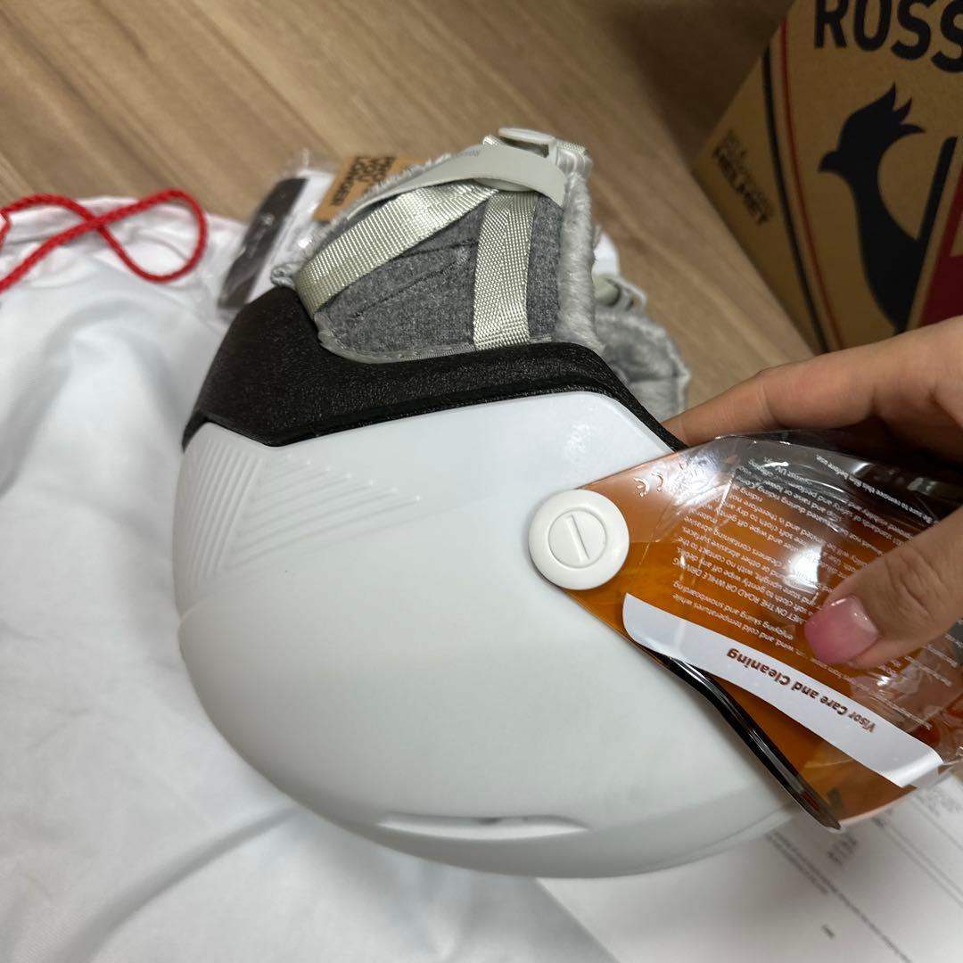 ク*ロ様 スキー、スノボヘルメットROSSIGNOL impacts ヘルメット