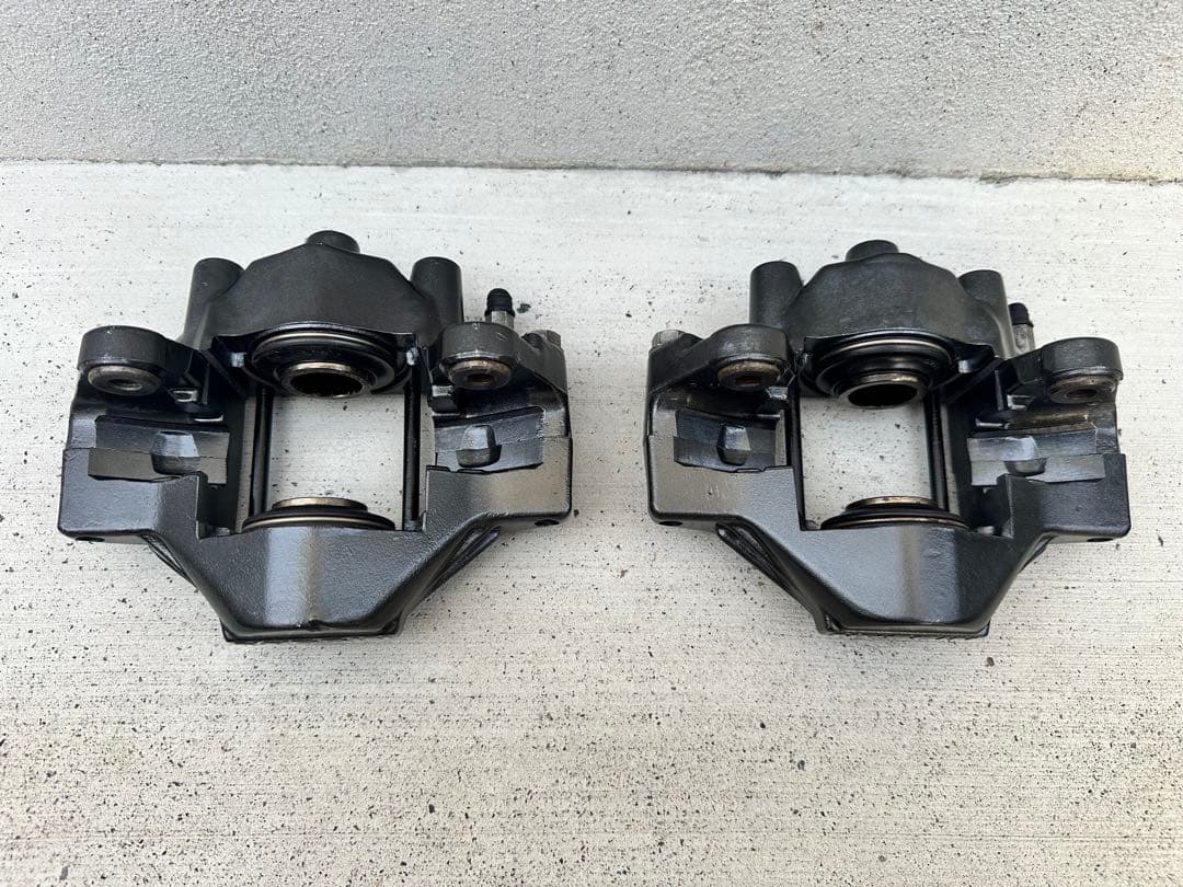 日産純正スカイライン(GT-R32-33-34)リアブレーキキャリパー2pot