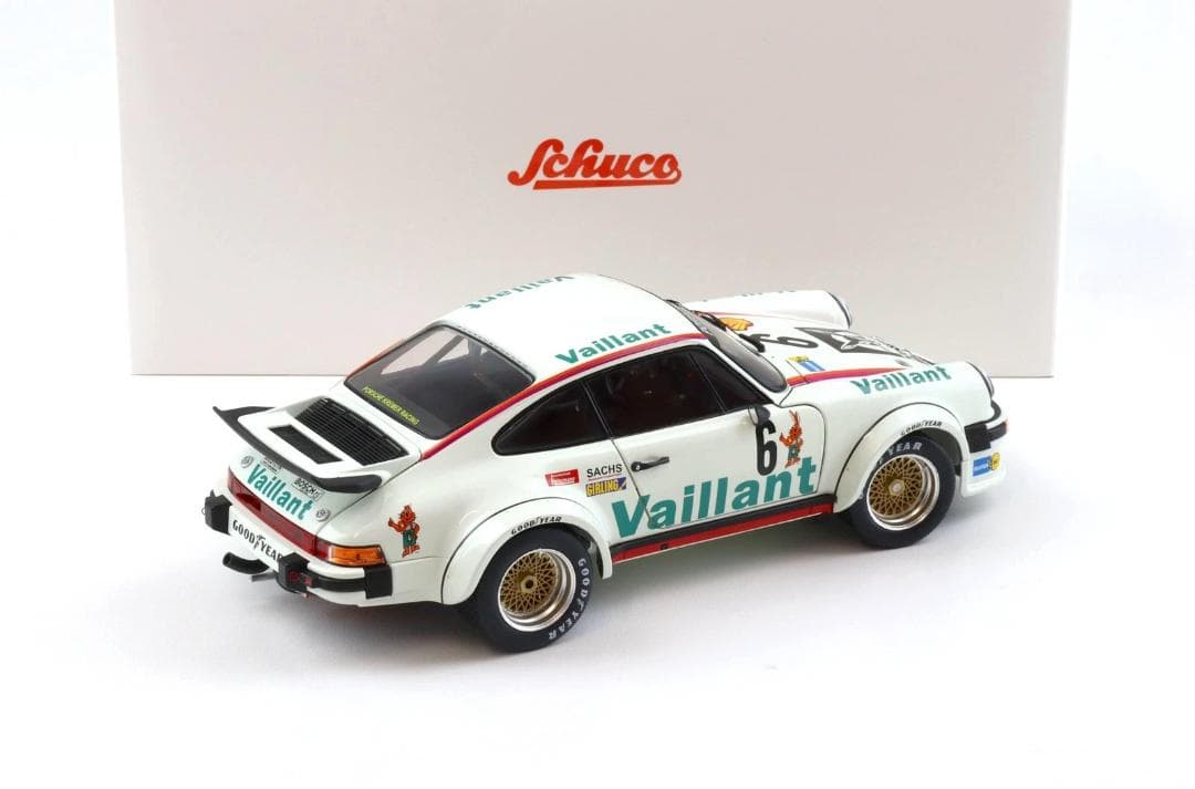 yujiyuji1/18 ポルシェ 934 RSR B.Wollek