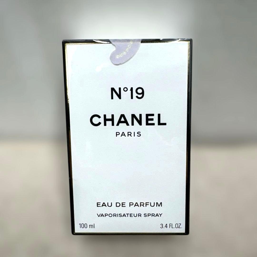 シャネルNo.19 オードゥ パルファム（ヴァポリザター）