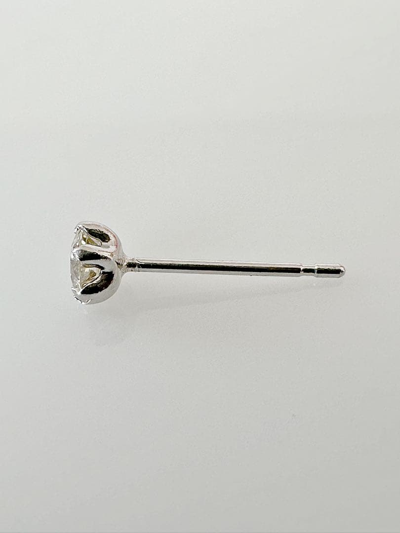 プラチナ 天然 ダイヤ 0.15ct 片耳ピアス！①