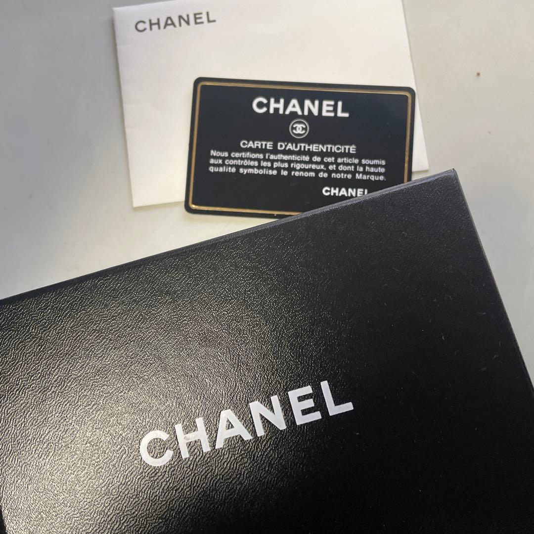CHANEL シルバー 二つ折り財布