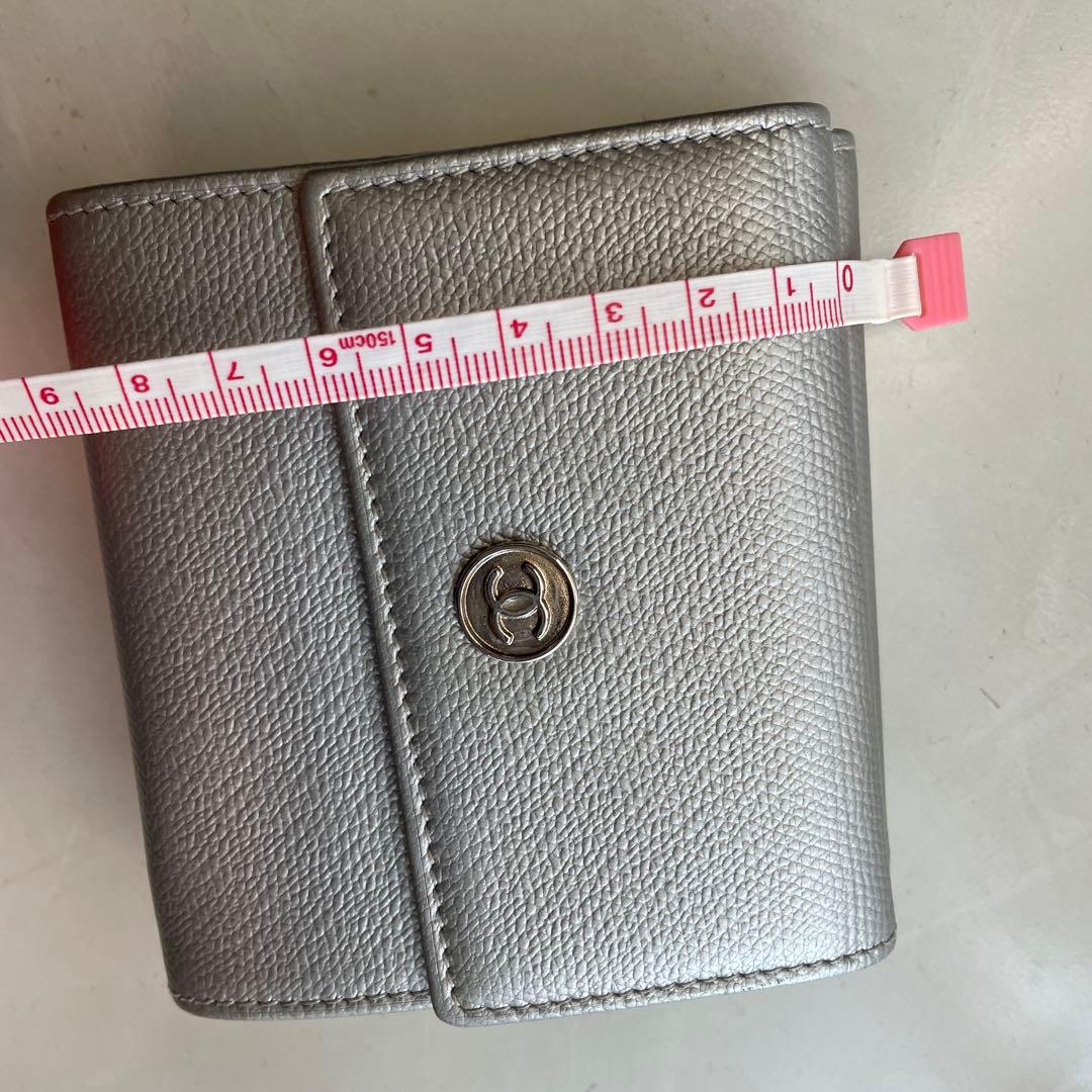 CHANEL シルバー 二つ折り財布