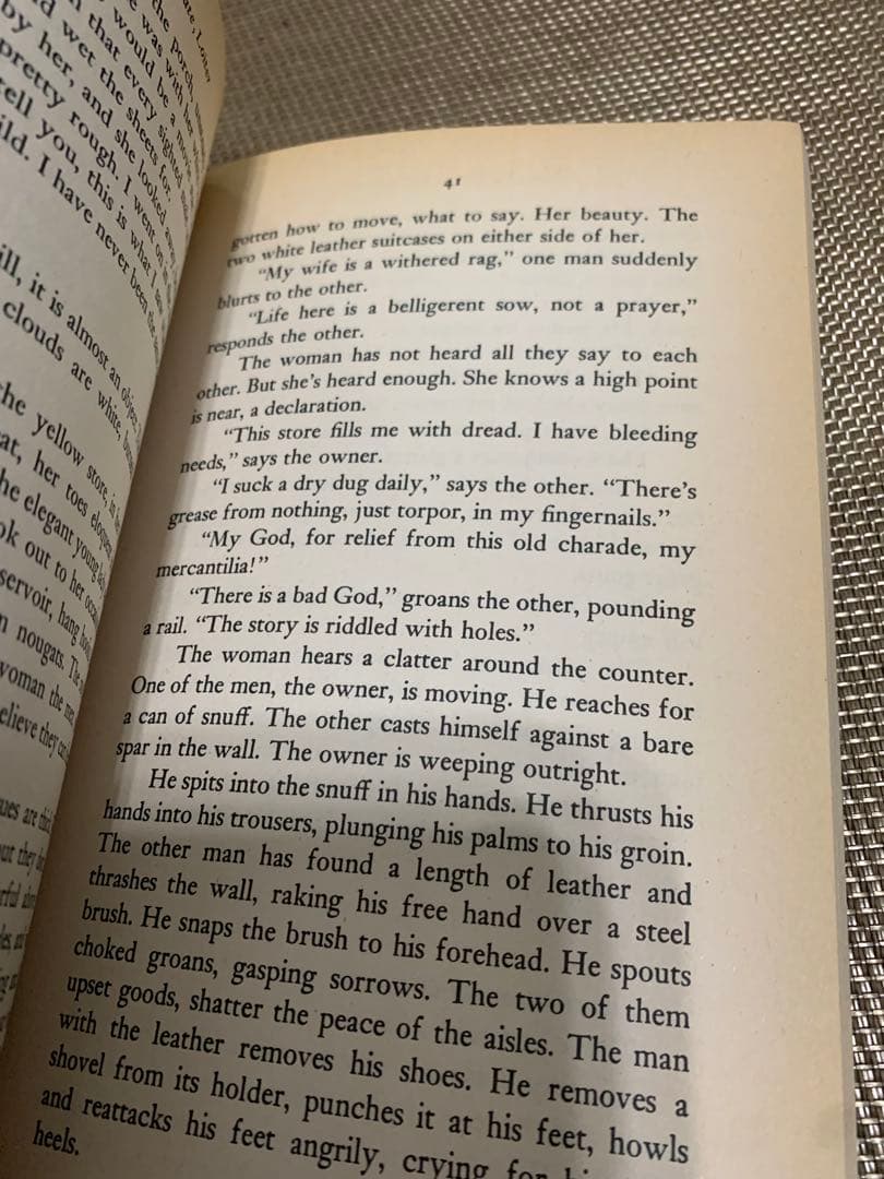 希少　Captain Maximus by Barry Hannah