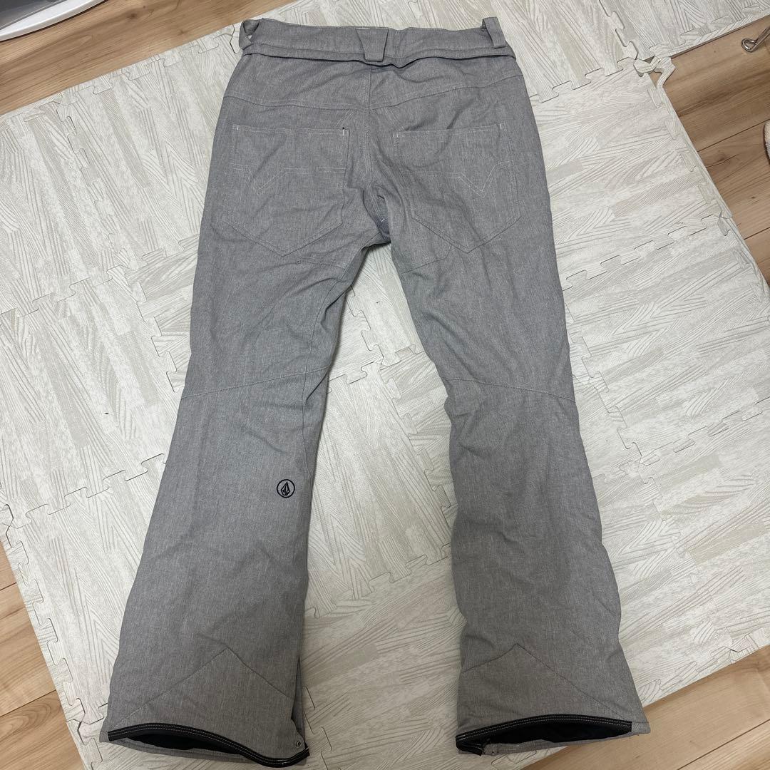 ⭐︎売り切り！早い者勝ち⭐︎VOLCOM⭐︎スノーウェア　レディース