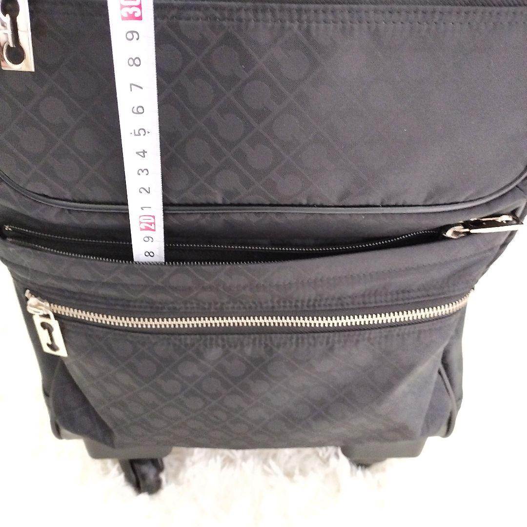 ゲラルディーニ　キャリーケース　4輪　機内持込　鍵付き　黒　ブラック