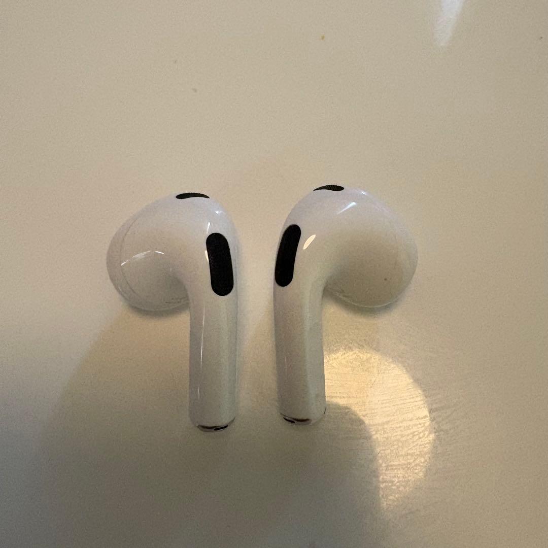 AirPods (第3世代) 充電ケース付き