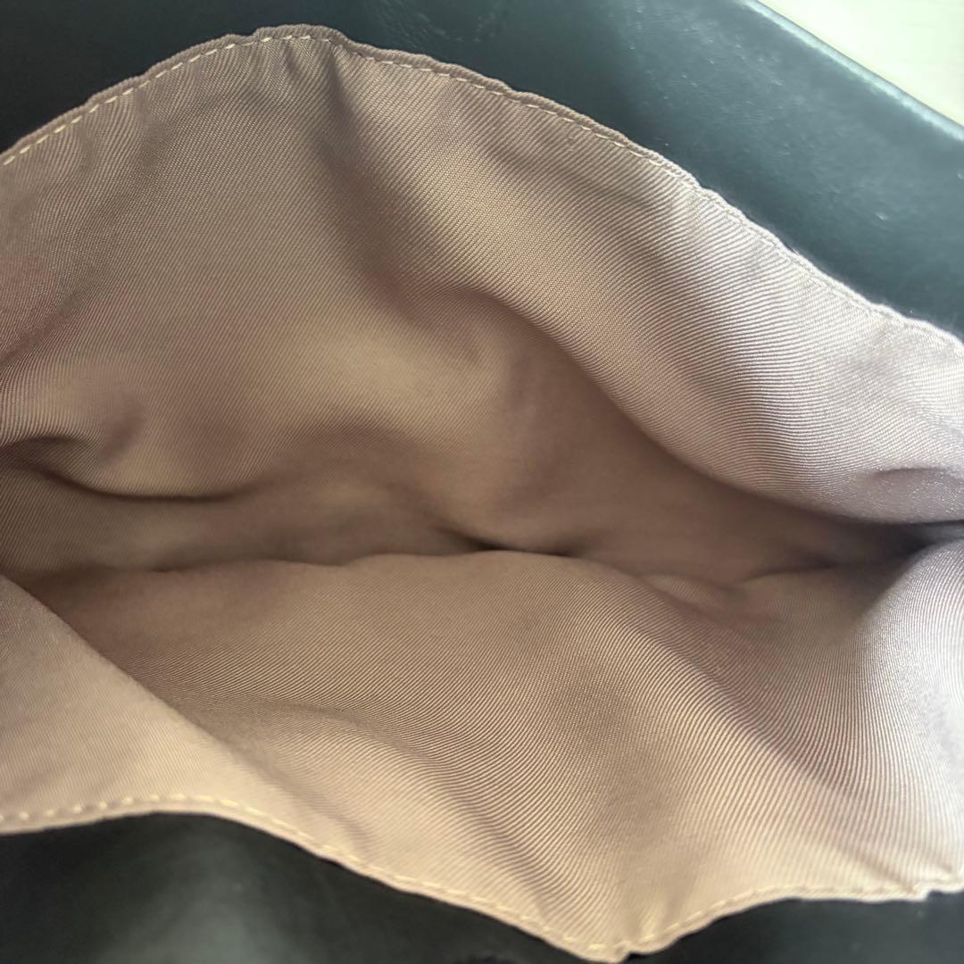 イアパピヨネ　スワローマチショルダーバッグ　レザー　ブラック