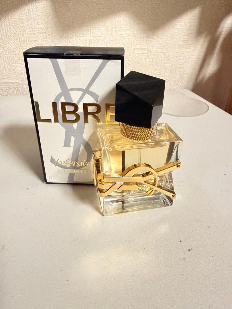 Yves Saint Laurent LIBRE 香水　リブレ　オーデパルファム