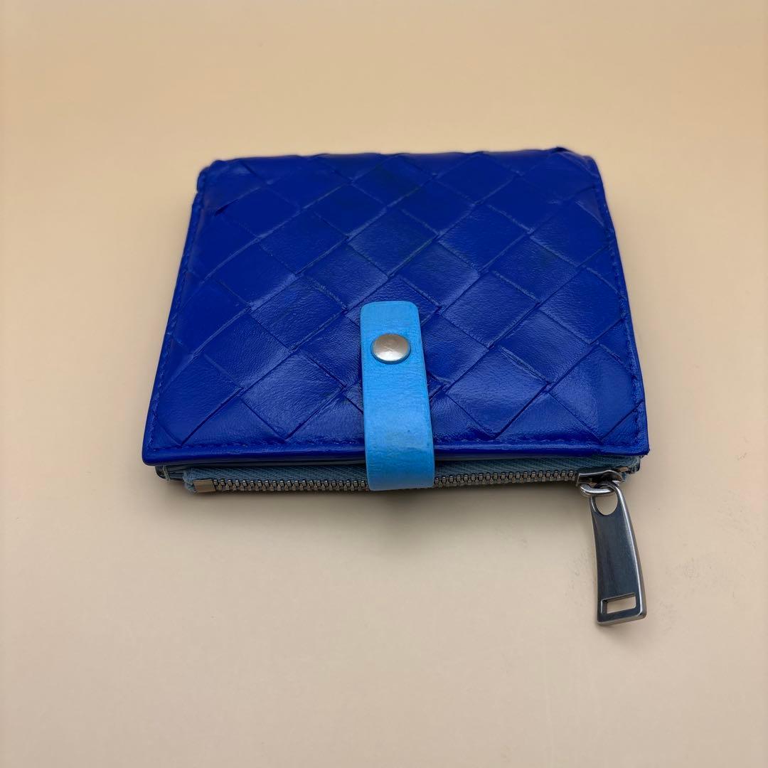 ◆正規品◆現行ボッティガヴェネタイントレチャート二つ折りサイフブルーカラー