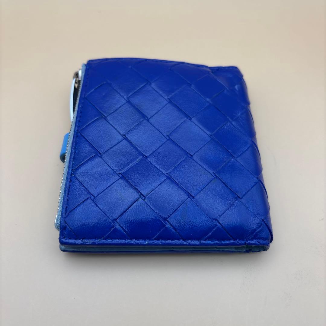 ◆正規品◆現行ボッティガヴェネタイントレチャート二つ折りサイフブルーカラー