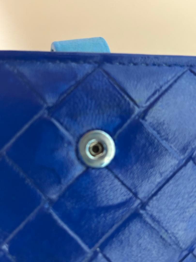 ◆正規品◆現行ボッティガヴェネタイントレチャート二つ折りサイフブルーカラー