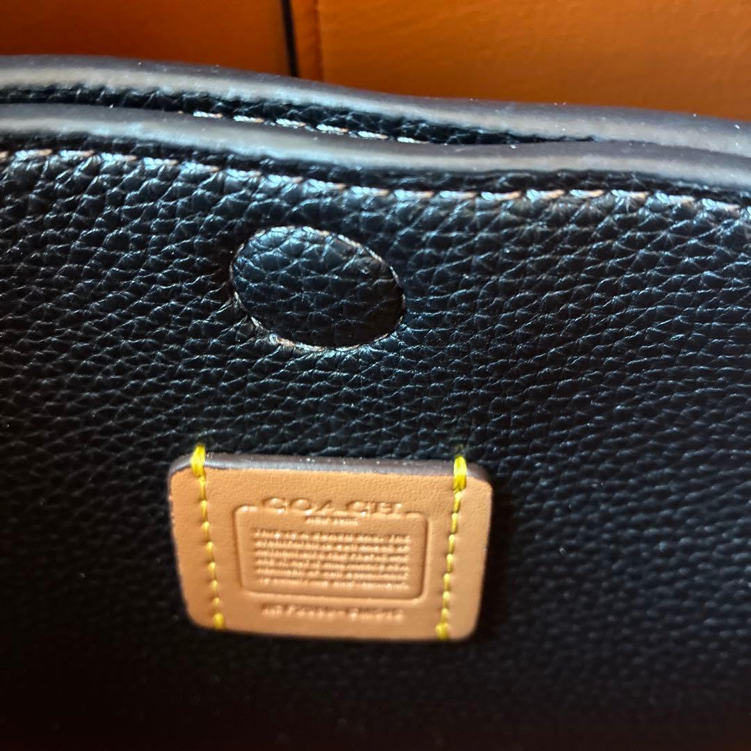 COACH レザー製黒ショルダーバッグ