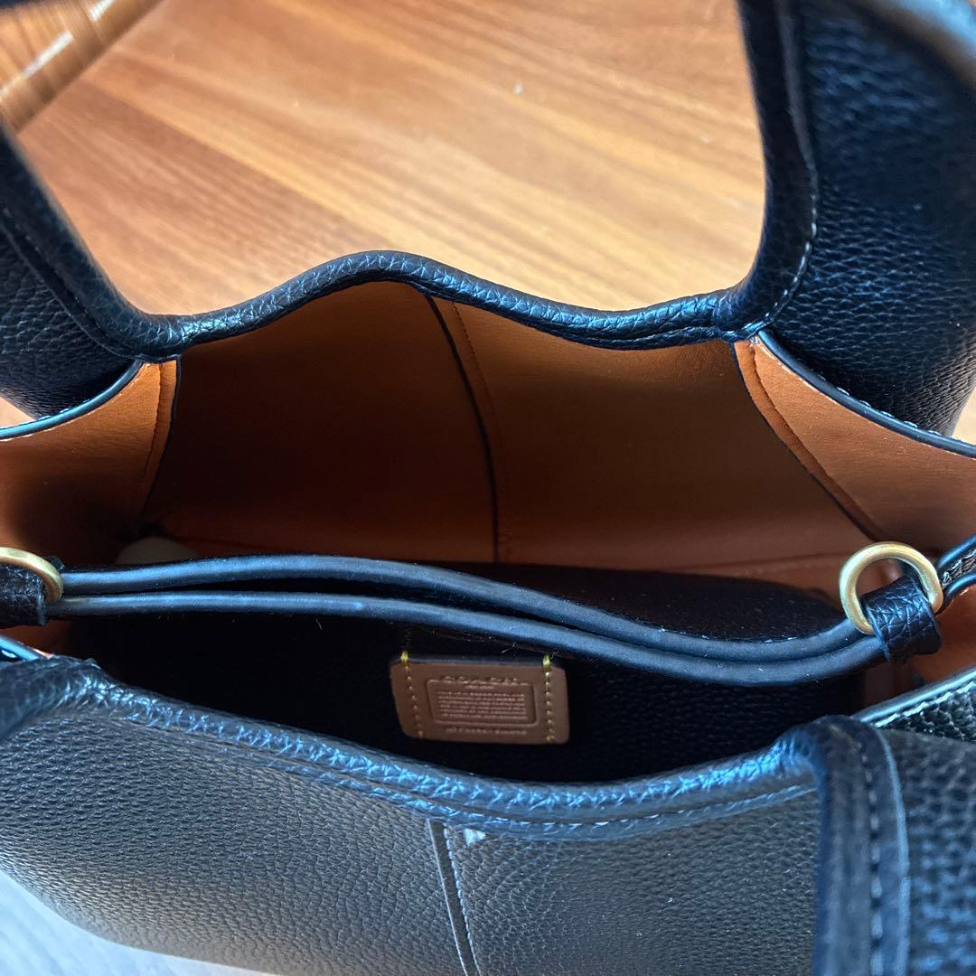 COACH レザー製黒ショルダーバッグ