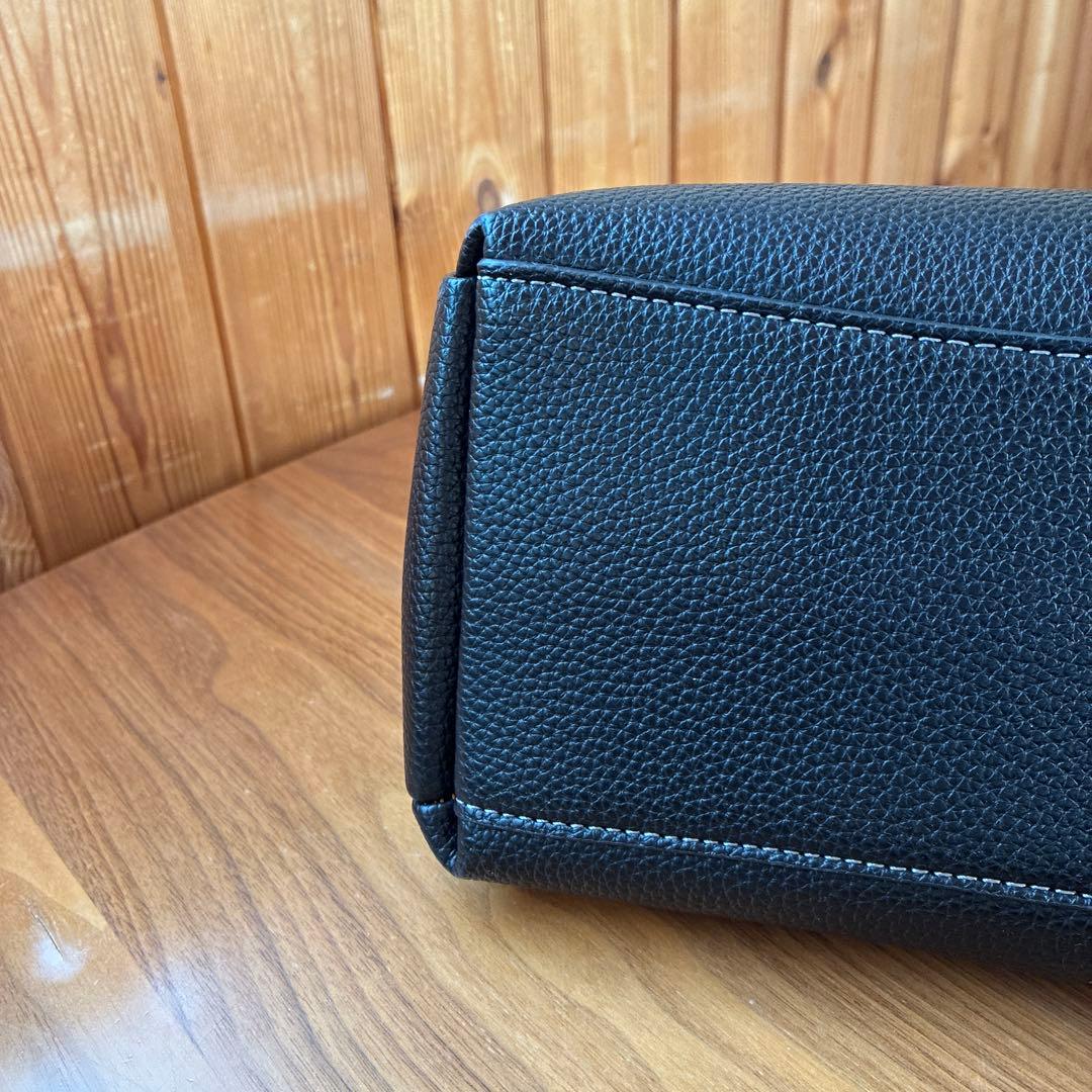 COACH レザー製黒ショルダーバッグ