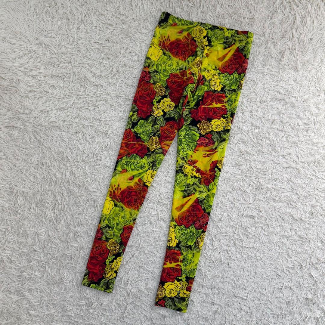 15570✨タグ付き✨ヴェルサーチ 花柄 薔薇 総柄 スパッツ レギンス M