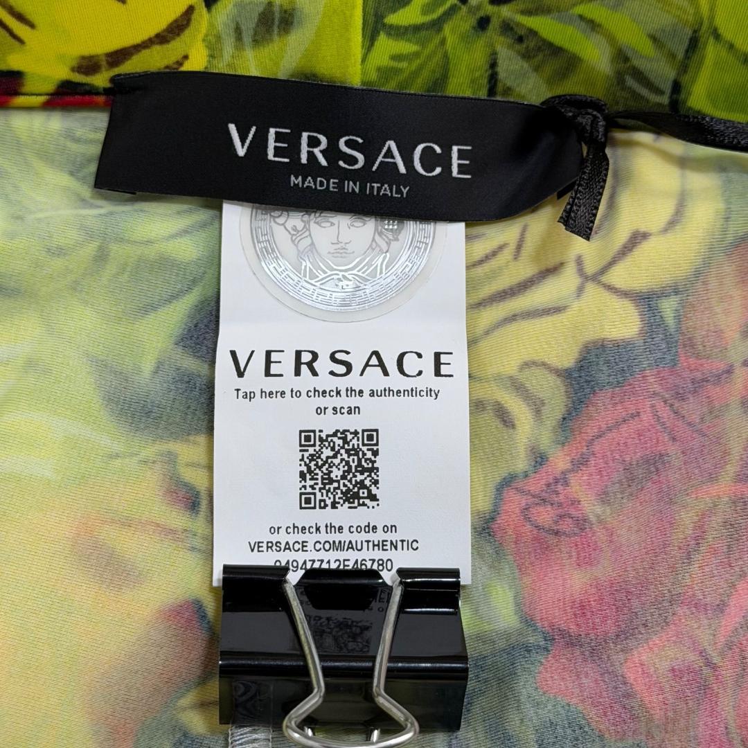 15570✨タグ付き✨ヴェルサーチ 花柄 薔薇 総柄 スパッツ レギンス M